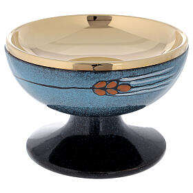 Paten blue ceramic and gold-plated brass with red wheat decoration, diam. 15 cm