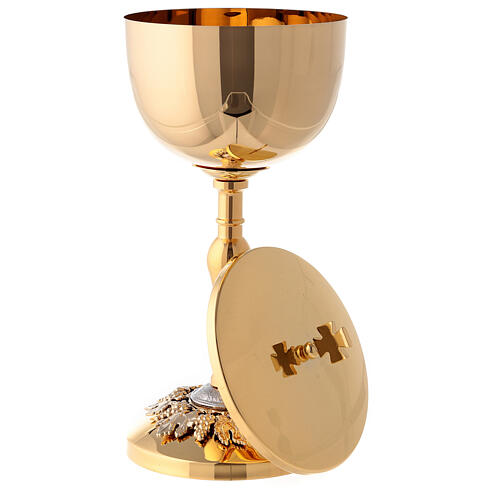 Gold plated brass chalice and ciborium with embossed leaves and grapes 7