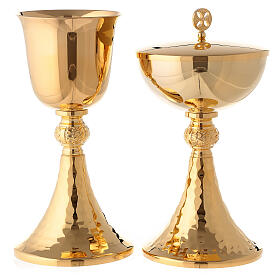Chalice and pyx made of 24 carat gold-plated brass with knurled effect