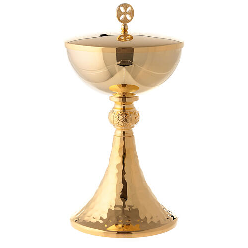 Chalice and pyx made of 24 carat gold-plated brass with knurled effect 3