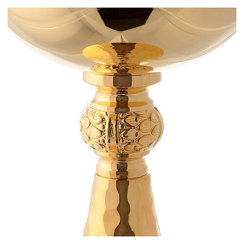 Chalice and pyx made of 24 carat gold-plated brass with knurled effect 5
