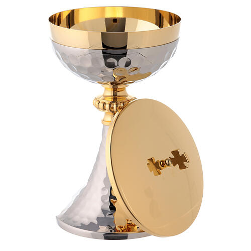 Goblet and pyx in gold- and silver-plated brass 5