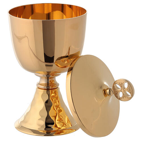 Small chalice and ciborium in brass with hammered base 4
