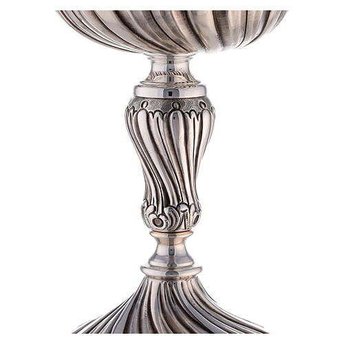 Pisside argentata cesellata diam 12,5 cm realizzata a mano 5