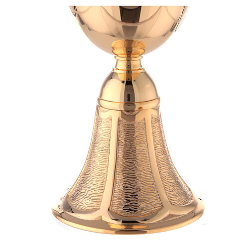 Chalice and paten with bell-mouthed base in gold plated brass 18 cm 5