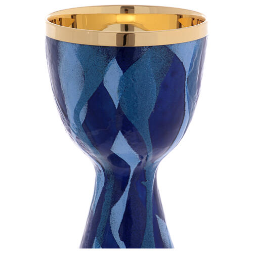 Kelch aus vergoldetem Messing mit Emailarbeit in Blau-Tönen, Cuppa aus vergoldetem Silber, 18,5 cm hoch 2