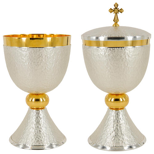 Bicoloured and hammered chalice ciborium and paten polished node 1