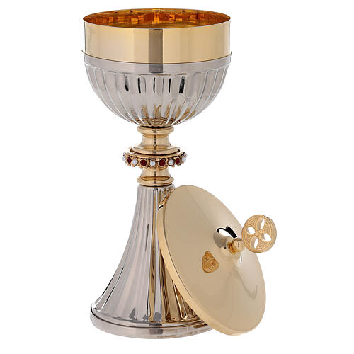 Traveling chalice and Ciborium in 24-karat gold plated brass 5
