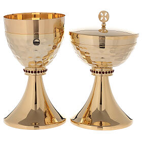 Chalice and ciborium in 24-karat gold plated brass hammered cup