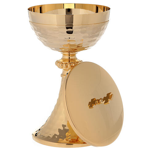Chalice and ciborium in 24-karat gold plated brass with hammered base and cup 5