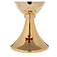Cálice e Píxide litúrgicos latão dourado 24 K cruz esmaltada vermelha e copa martelada s3
