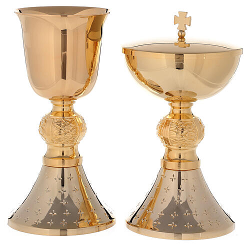 Chalice and ciborium of 24K gold plated brass with diamond finish base 1