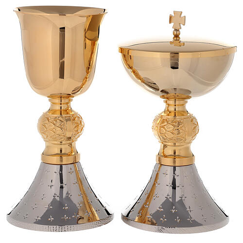Chalice and ciborium of bicoloured brass with diamond finish base 1