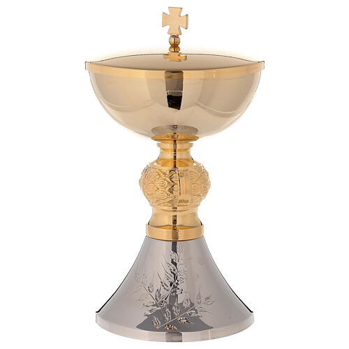 Bicoloured chalice and ciborium with leaf pattern on diamond fnish base 5