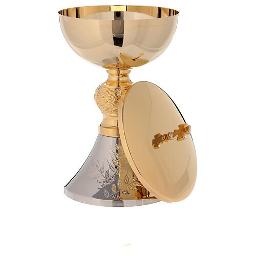 Bicoloured chalice and ciborium with leaf pattern on diamond fnish base 6