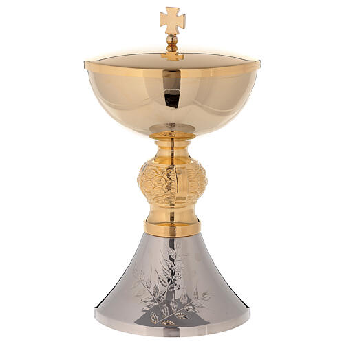 Bicolored chalice and ciborium with diamond finished base leaves pattern 5