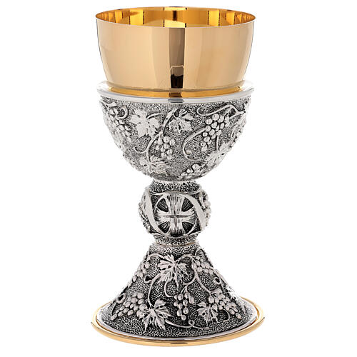 Goblet in 24k golden brass with base and undercup grapes and leaves 1