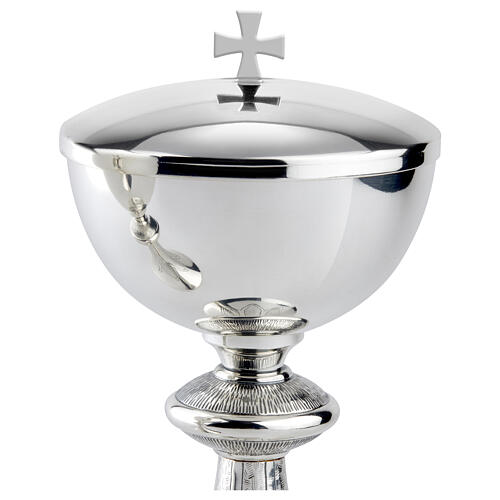 Chiselled calice ciborium and bowl paten by Molina, artistic silver collection 4