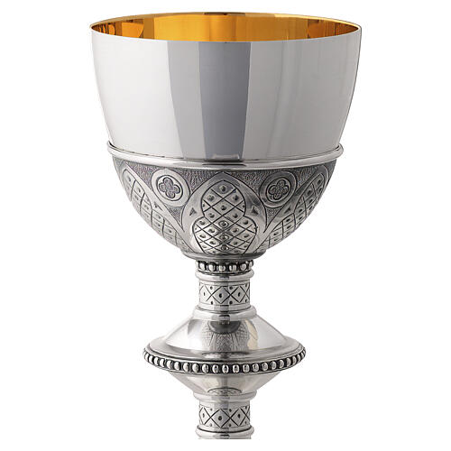 Set para eucaristía Molina de latón dorado con diseño gótico 3