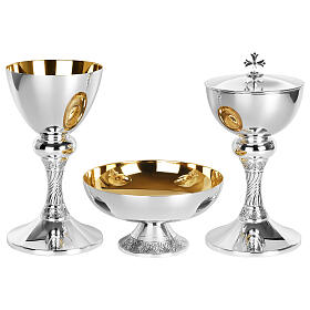 Molina Eucharist set in brass with twisted decoration