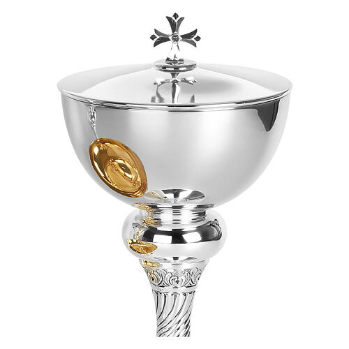 Molina Eucharist set in brass with twisted decoration 5