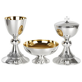 Kelch, Ziborium und Hostienschale Molina, versilbertes Messing, ziselierter Fuß