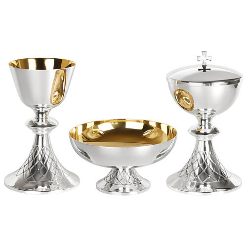 Eucharistic set of gold plated brass, net pattern, Molina 1