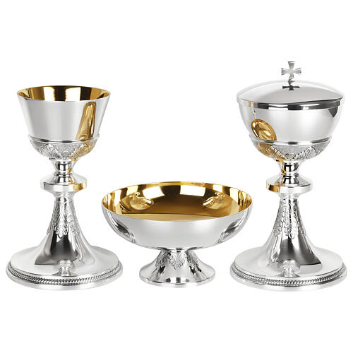 Molina Eucharistic set, gold plated brass, leaf pattern 1