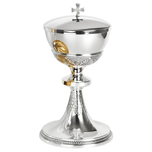 Molina Eucharistic set, gold plated brass, leaf pattern 4