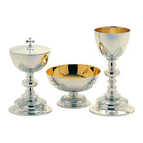 Chalice ciborium and bowl paten with leaf pattern, silver-plated brass, Molina