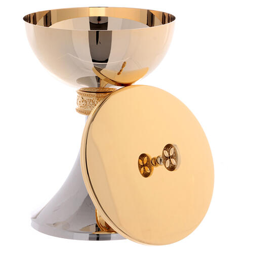 Chalice and ciborium in polished golden brass with decorated knot 5