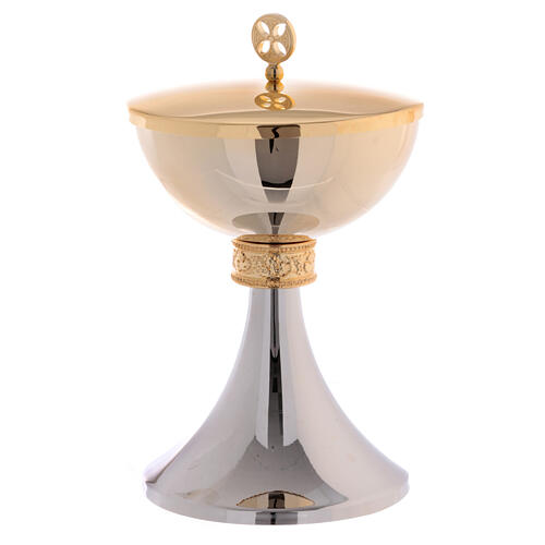 Chalice and ciborium in polished golden brass with decorated knot 6
