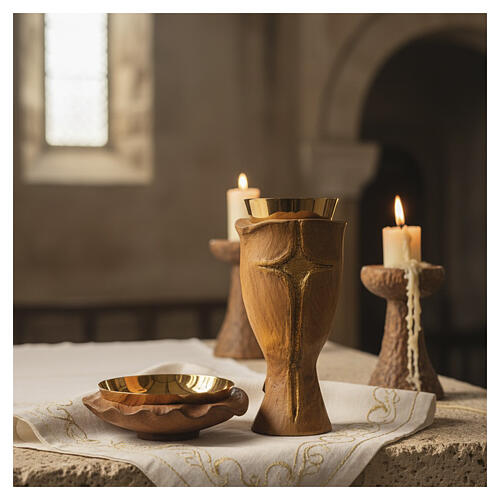 Calice Crucifix en bois et patène en bois et finition dorée 2