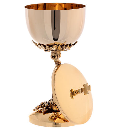 Set of chalice and ciborium, burnished gold vine pattern, brass 5