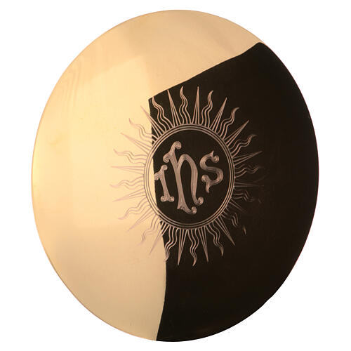 Molina paten with IHS engraving in a shining sun, 5.5 in diameter, gold plated brass 4