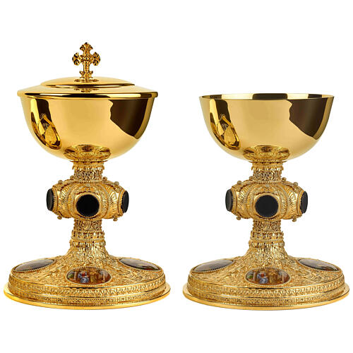 Molina chalice ciborium and paten with onyx node and enamelled medallions, gold plated brass 1