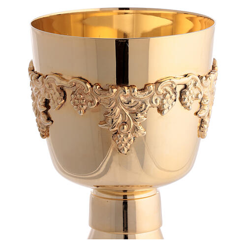 Modern set of chalice, ciborium and paten of gold plated brass, embossed vine pattern 3