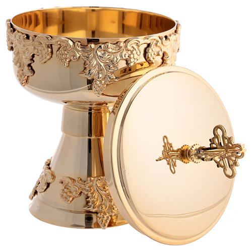 Modern set of chalice, ciborium and paten of gold plated brass, embossed vine pattern 6