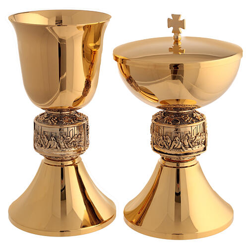 Chalice and ciborium set with Last Supper decoration, gold plated brass with burnished node 1