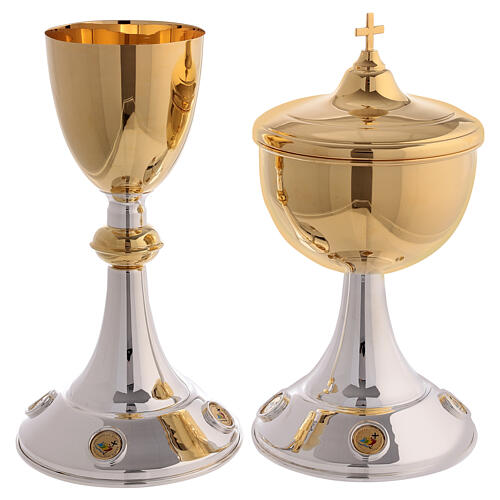 Jubilee 2025 chalice and ciborium, official logo, silver-plated golden brass 1