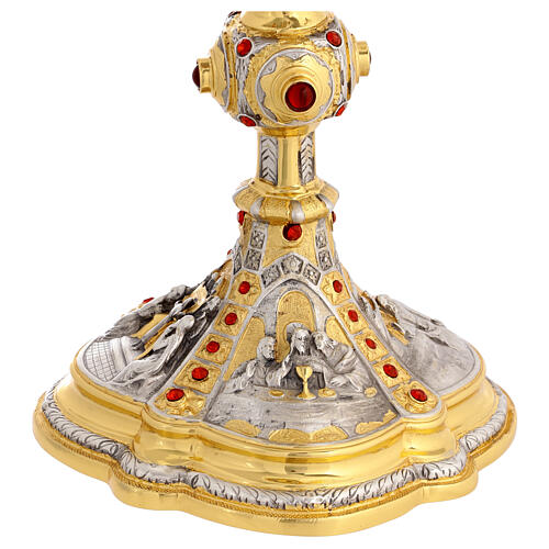 Kelch und Ziborium mit Darstellungen aus dem Leben Jesu aus vergoldetem Messing 4