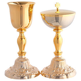 Cálice e píxide base de ornamentos florais em latão dourado 24k 25 cm