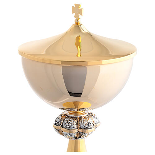 Ziborium für die Kommunion unter beiden Gestalten, vergoldet mit Weintraubenmotiv und PAX-Symbol – 25 cm 7