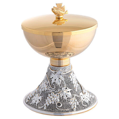 Kelch und Ziborium mit feiner Punktstruktur und Weintraubenmotiv 6