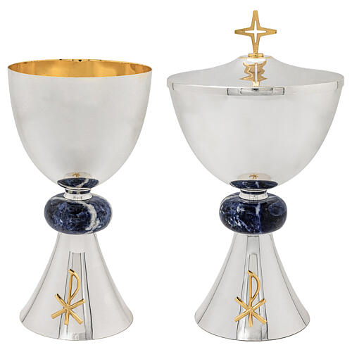 Conjunto cálice, píxide e patena Chi-Rho prateadas com nó de sodalita e detalhes dourados 1