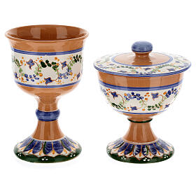 Conjunto objetos litúrgicos cerâmica Deruta decorações azuis