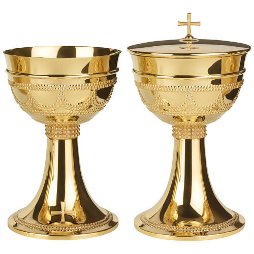 Calice e pisside Molina ottone dorato disegno cesellato calice e base 1