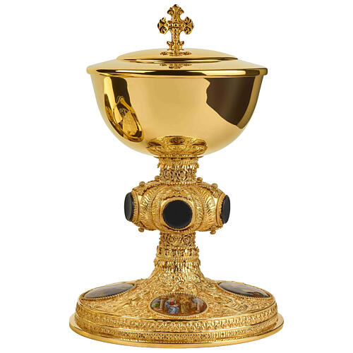 Cálice patena e píxide Molina em prata dourada com ónix negro e cenas da vida de Jesus 3