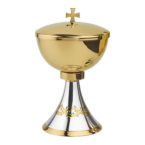 Chalice and ciborium by Molina with intertwined thorn motif in two finishes 3