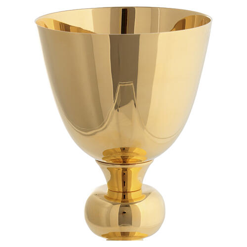 Conjunto litúrgico cálice, píxide e patena de ofertório Molina em latão dourado com decoração em forma de arco 2